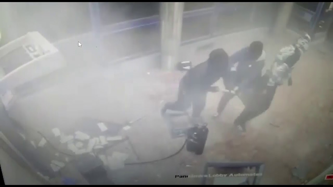 Explotaron los 2 cajeros automáticos de Nuevo Berlín.