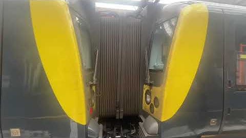 SWR class 444 separating at Bournemouth 