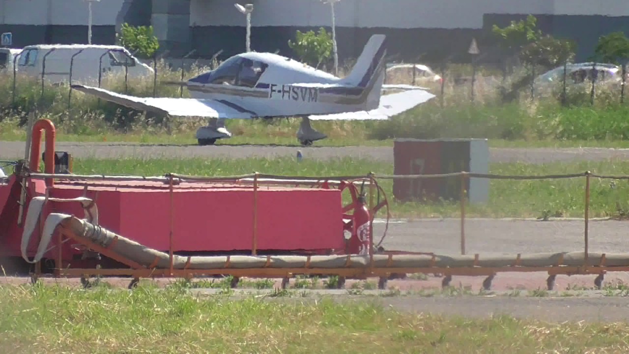 Spotting at Cannes : Pierre-Robin DR-400-120 F-HSVM Take-off