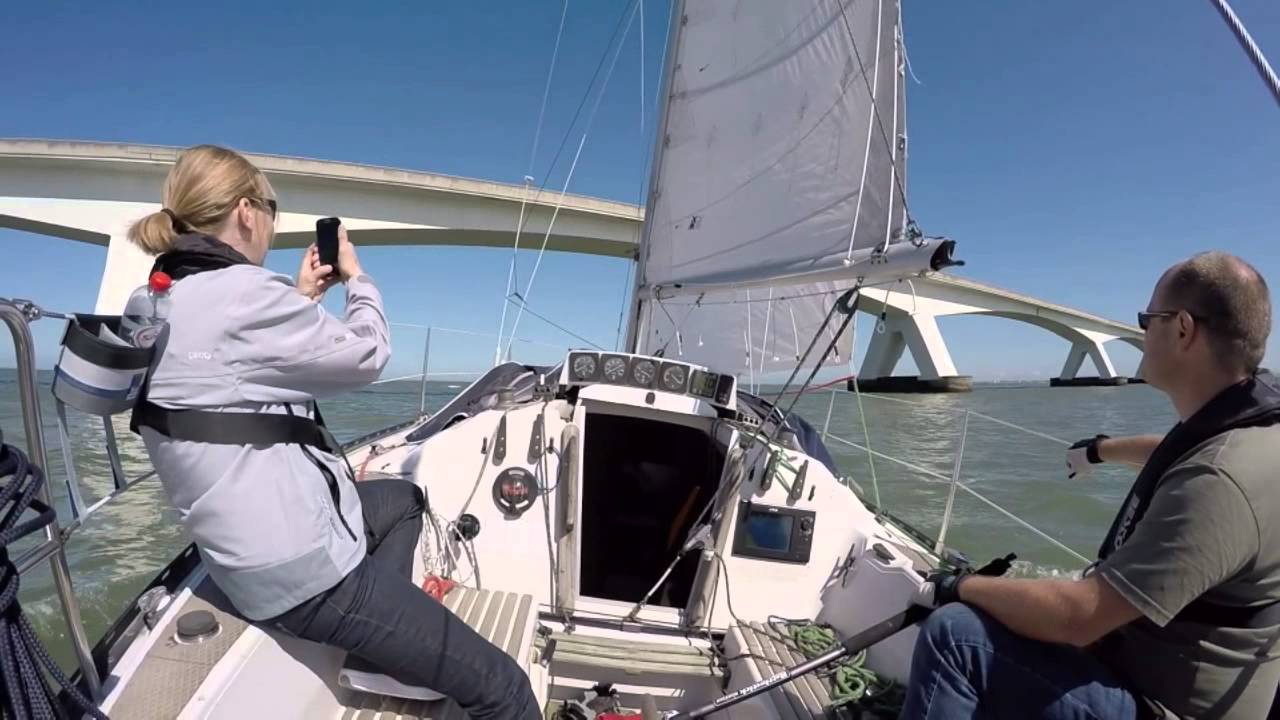 Zeilen onder de Zeelandbrug - Oosterschelde