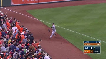 CLE@BAL: Ramirez chases a fly ball to make the catch