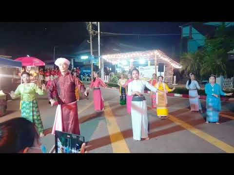 #ฟ้อนไต จาก...#คณะม่านคำ   ณ กาดกองจู๊ อ.เมือง จ.แม่ฮ่องสอน
