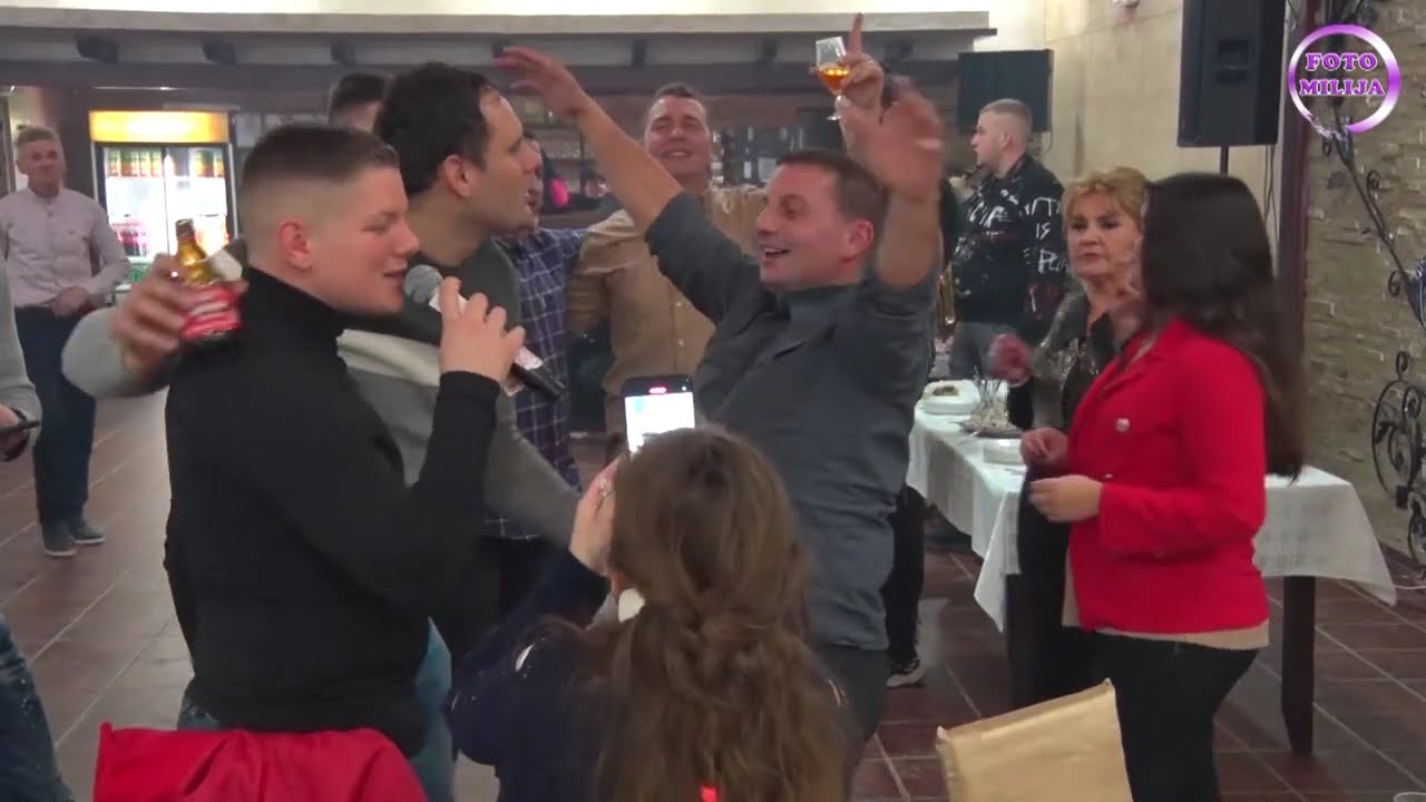 VESELJE KOD BEBEKA - TRSTENICA - ERA,TUNJA,CECA ATIĆ - JOVANOVO PUNOLETSTVO