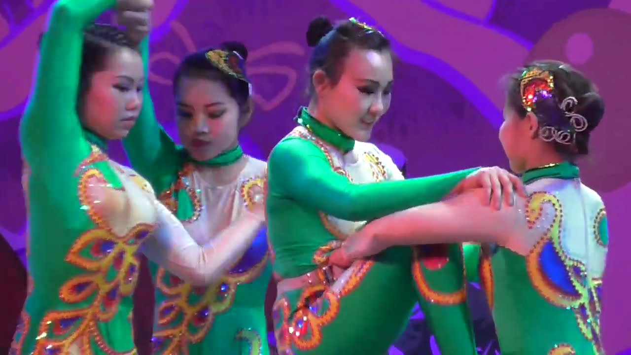 [Contortion Library Collection] Chinese Contortion Ensemble Performing in Moscow