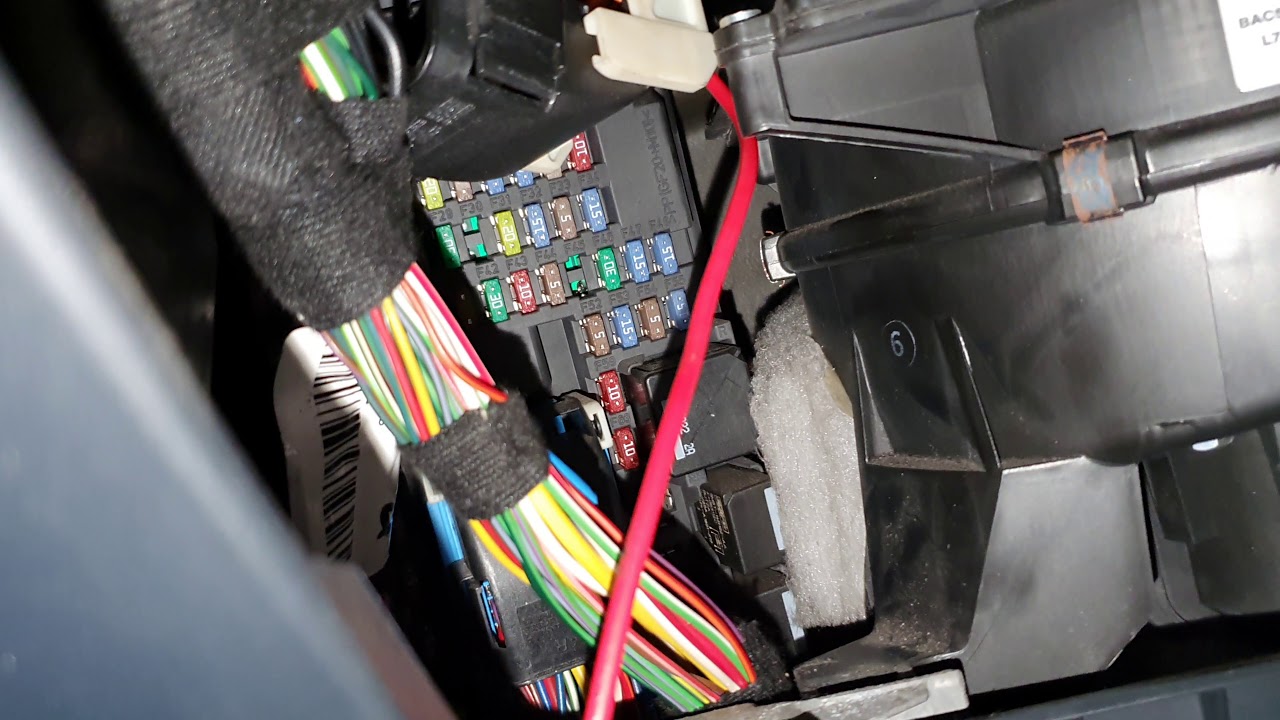 Range rover electrical fault - YouTube