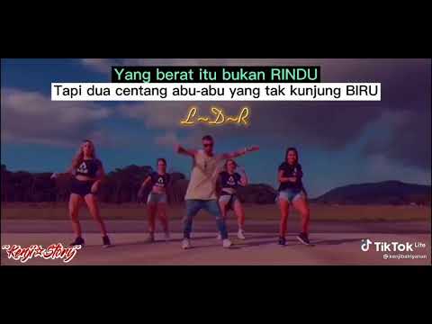 story yang berat itu bukan rindu tapi dua centang abu-abu yang tak kunjung biru