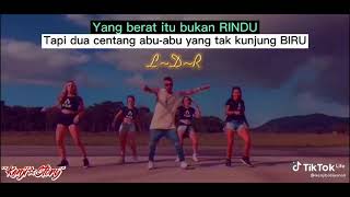 story yang berat itu bukan rindu tapi dua centang abu-abu yang tak kunjung biru