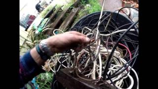 Day 4 - Prepping Copper Electrical Wire - Tip - Asbestos & Keep Old 1920's Bakelite Plugs to Resell!