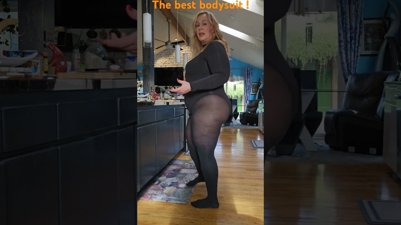 The best bodysuit #bodysuit #curvymodelursula #ootd #shorts #nylons