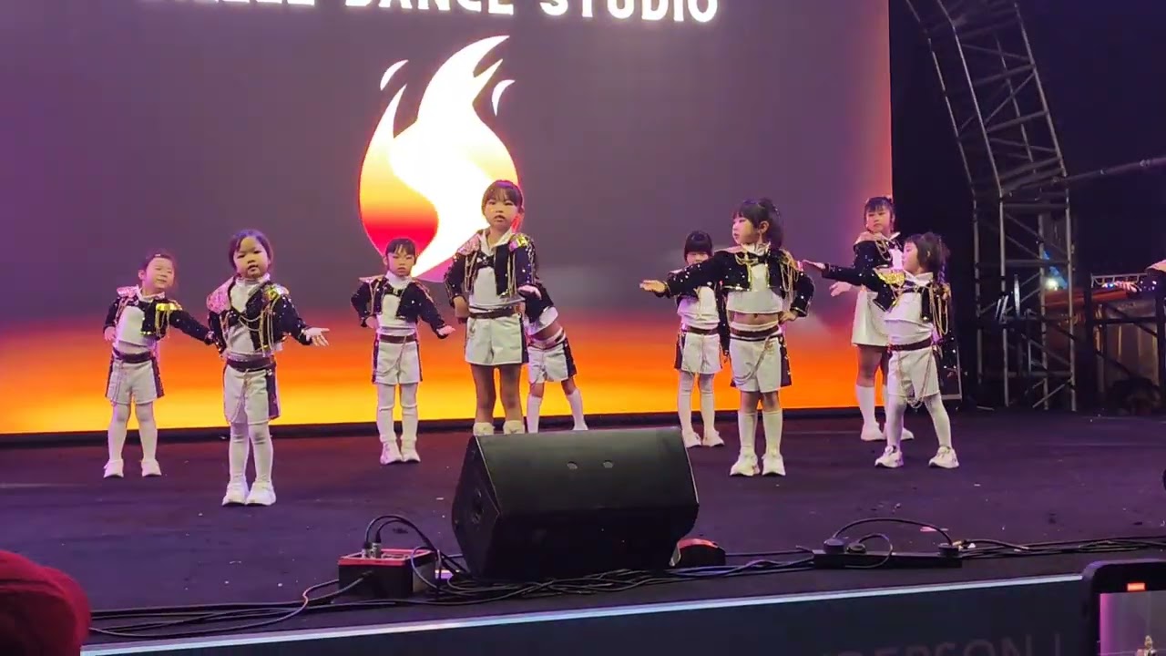 關奷 AIA Kpop Golden表演 2026