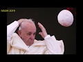 教皇フランシスコ★Papa Francesco 【吹っ飛ぶお帽子】風のいたずら The Wind♡Funny Moment♡♥おもしろ動画♥