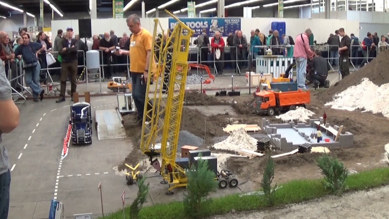IG Modellgiganten 1:8 Intermodellbau Dortmund 2017 - Liebherr Baustellenkran