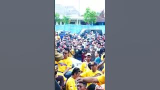 arneta julia||dinding pemisah||story wa