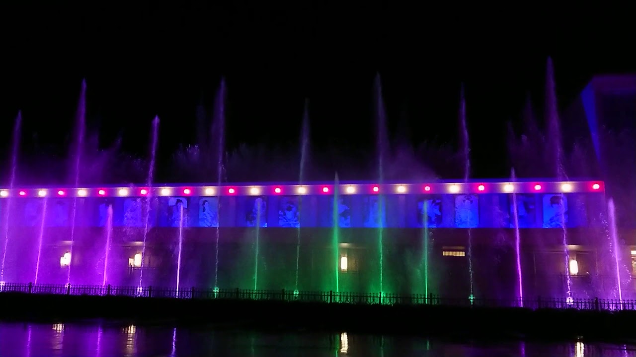 インターナショナルリゾートホテル 湯楽城（旧ラディソン成田 東京湯楽城）噴水ショー③