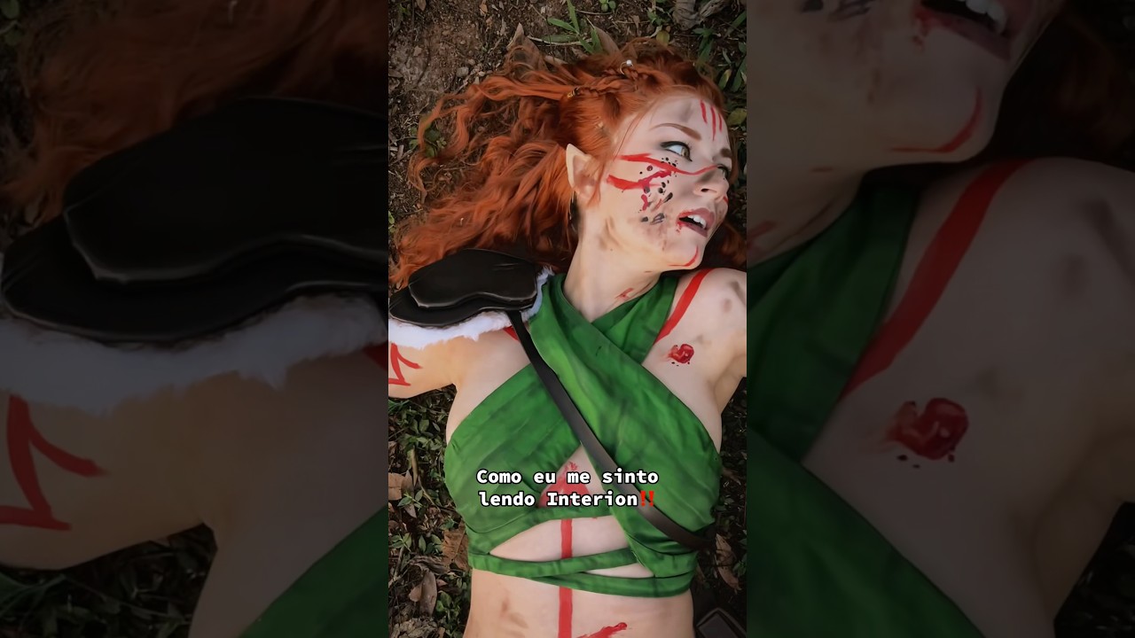 Como me sinto lendo Interion 💚#bookcosplay