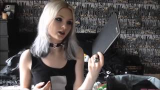 Whats In My Bag? Travel Edition Theluciferfallen