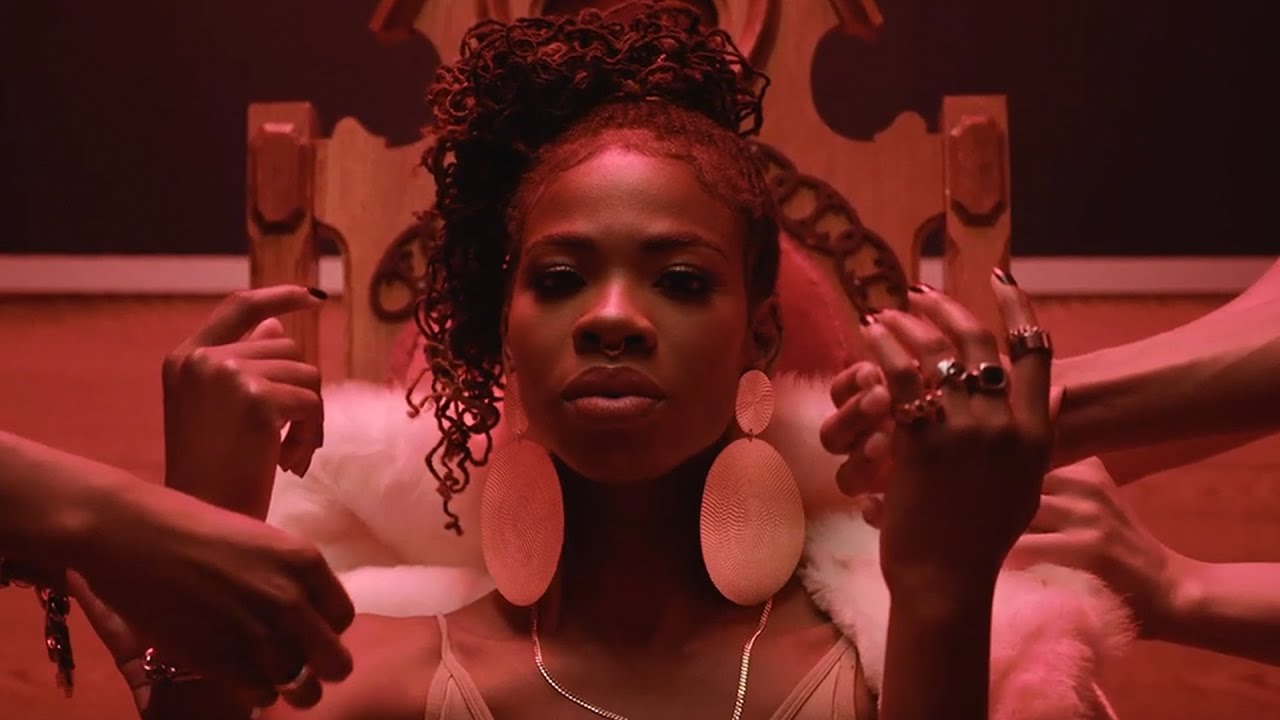 Elle Canada Premiere: BAG UP with Haviah Mighty