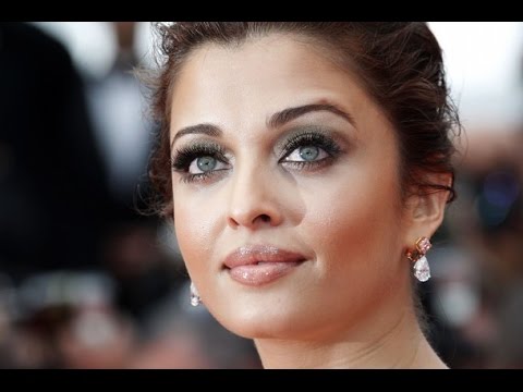 Aishwarya Rai Unseen Hot Red Carpet look