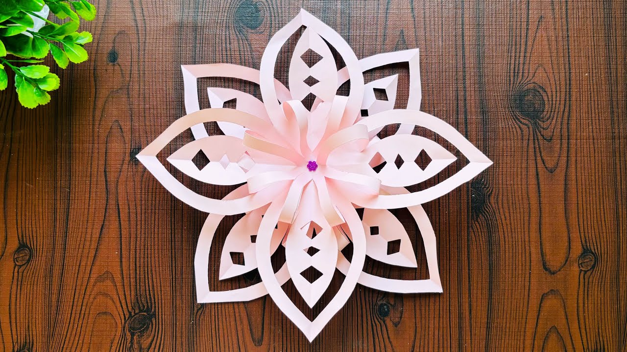 DIY Christmas Decorations: Make Stunning Paper Snowflakes!