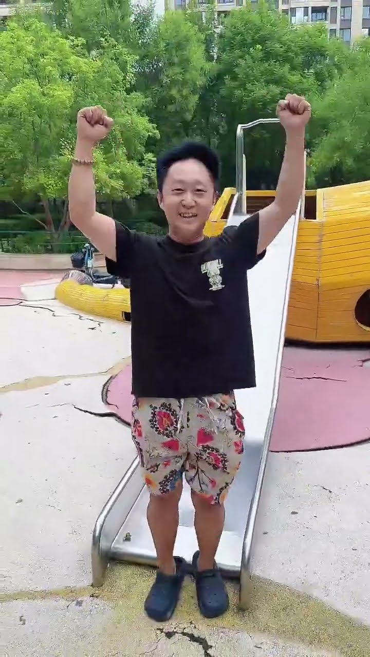 爸爸花式带娃，锻炼儿子的胆识！#Cute baby#Cute#呆萌小米宝#聪明宝宝#萌娃