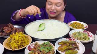 Bigbites, Eating Panta Vat, Water Ricewith Begun Vorya, Kumro Vorta, Peyaji, Omlet, Morichvorta