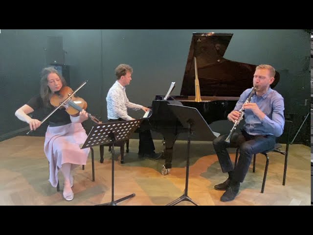 在 YouTube 上观看 Wittgenstein Project: Rehearsal of Josef Labor Trio no. 2 for piano left hand, viola and clarinet