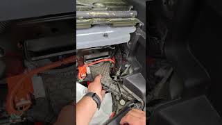 Ford Cmax battery change