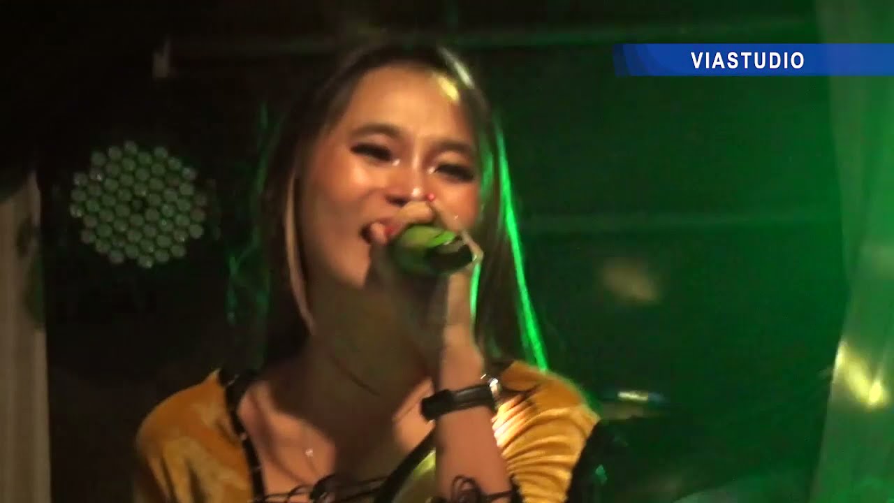 Shellia Musik_Suara Merdu!! Icha Loka COVER Emas Hamp4ran