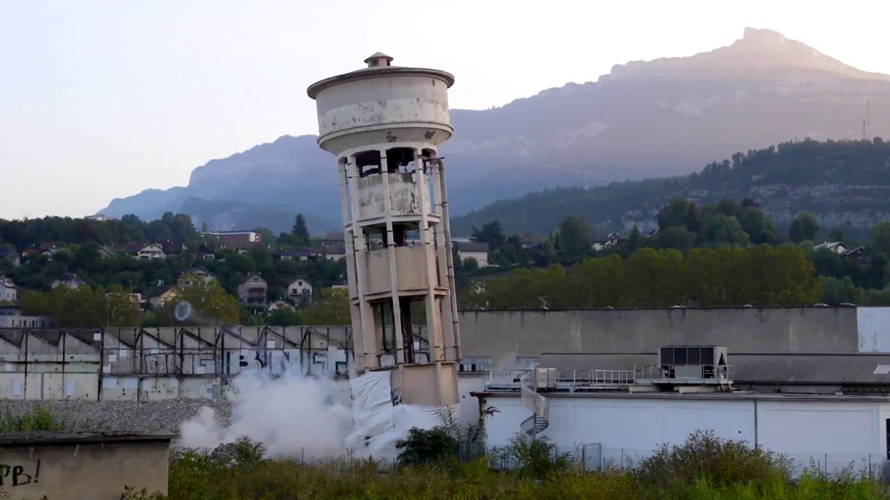 EPFL Savoie - Démolition du château d'eau à Chambéry