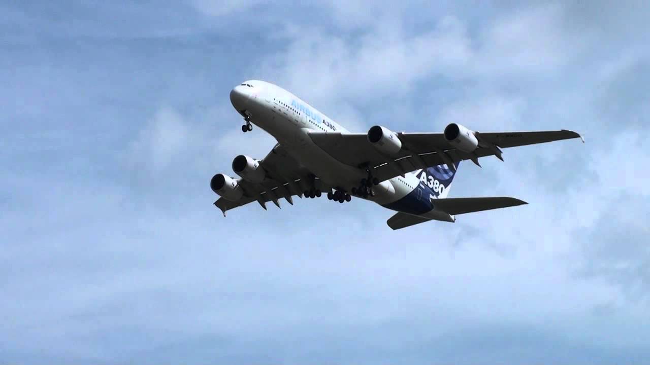 Airbus A380 Osh09.wmv