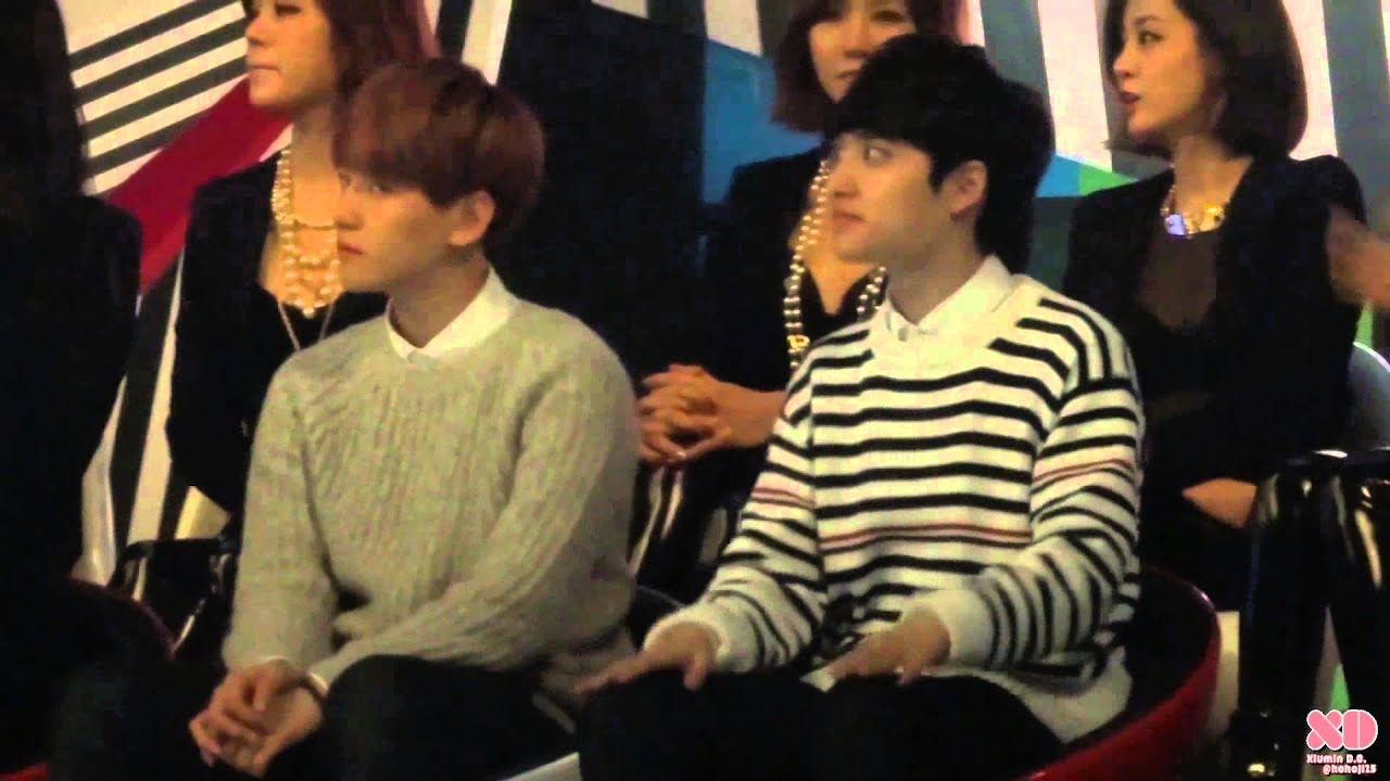 131229 가요대전 백현이랑 경수랑 가수석에서