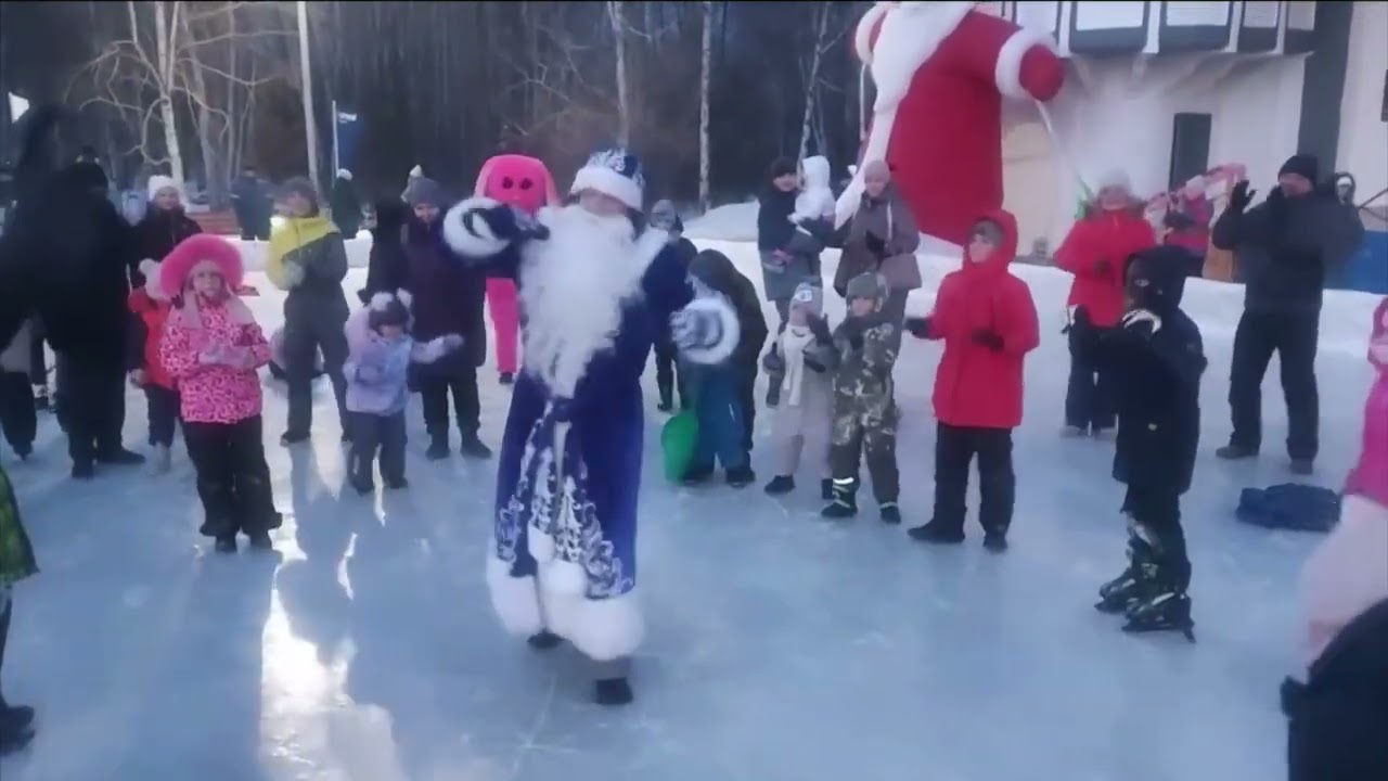 Бесплатный каток открыли в парке Гагарина