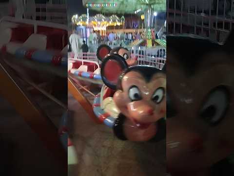 ياسين تايه في الملاهي مع القرود       