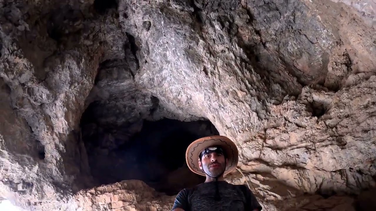 Horror cave 