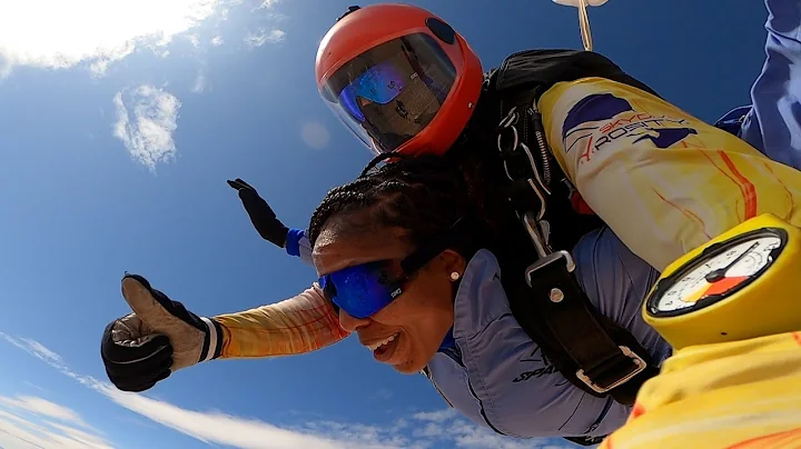 LATOYA PEARSON - Tandem Skydive in Las Vegas at Sk...