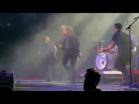 Clare Dunn struts her stuff in Lowell