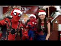 O natal da famlia spiderman pequeno homem aranha e o papai noel