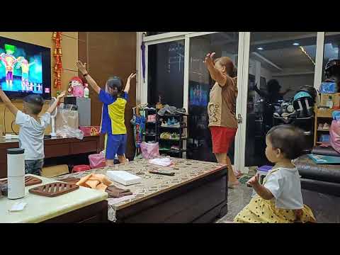 2023 06 29阿嬤跟孩子們一起跳YMCA