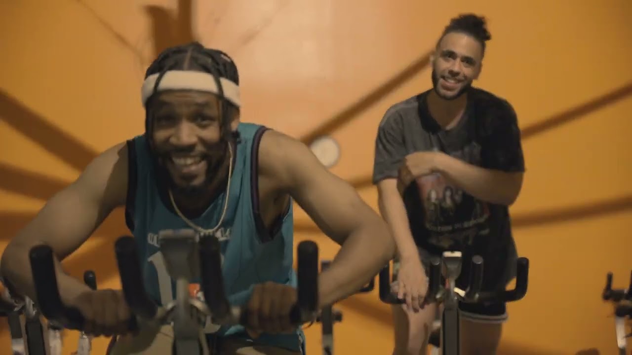 Dwayne Levi - Traveling (ft. TSU) [Official Music Video]