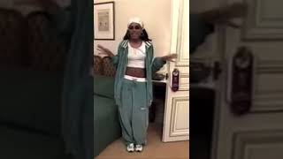 Aaliyah teaching how to do the Bellyroll #aaliyah #shorts