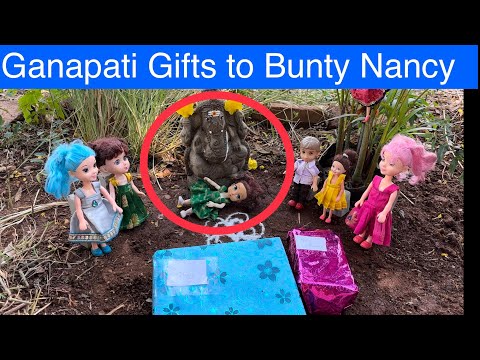 Ganapathy Giving gifts to Bunty Nancy | Classic Mini Food | Classic Mini Village