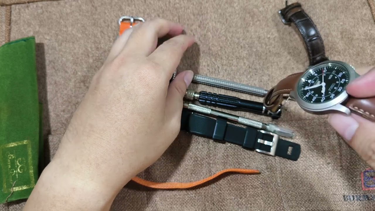 Let's Change Watch Straps @ နာရီတွေကိုကြိုးပြောင်းတပ်ကြမယ်။