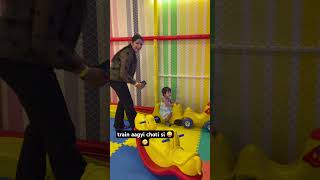 Divu ki choti si train 🚊 aagyi 😁😜😜#shortvedio #train #viral #funny #cutebaby