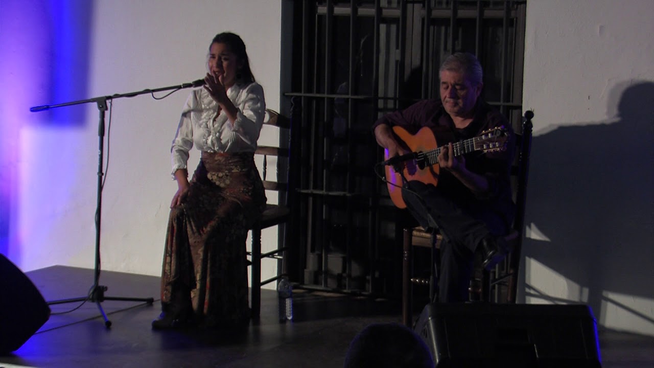 Laura Marchal canta por  Granaina y Media Granaina
