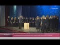 Высокая музыка на деревянном ящике