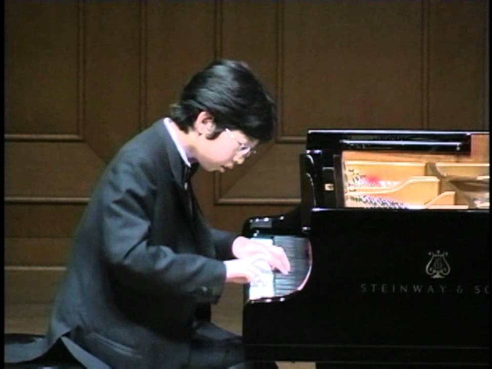 Chopin polonaise gismoll 14 大稀12歳の作品いずみホール - YouTube