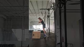 Salto a cajon tras CMJ mancuernas