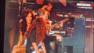 When You Look Me In The Eyes Jonas Brothers Family