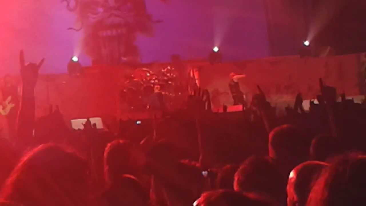 Iron Maiden - The Evil That Men Do (Live @ Zagreb)