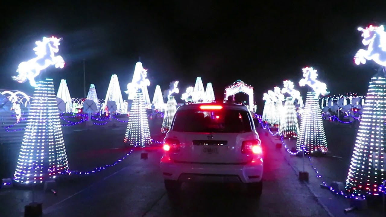 CHRISTMAS LIGHTS AT WORLD OF ILLUMINATION